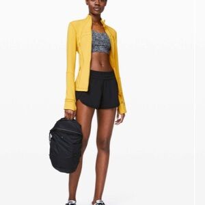 Lululemon Tracker shorts V black size 6
